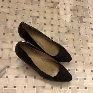 Black EasySpirit Pumps